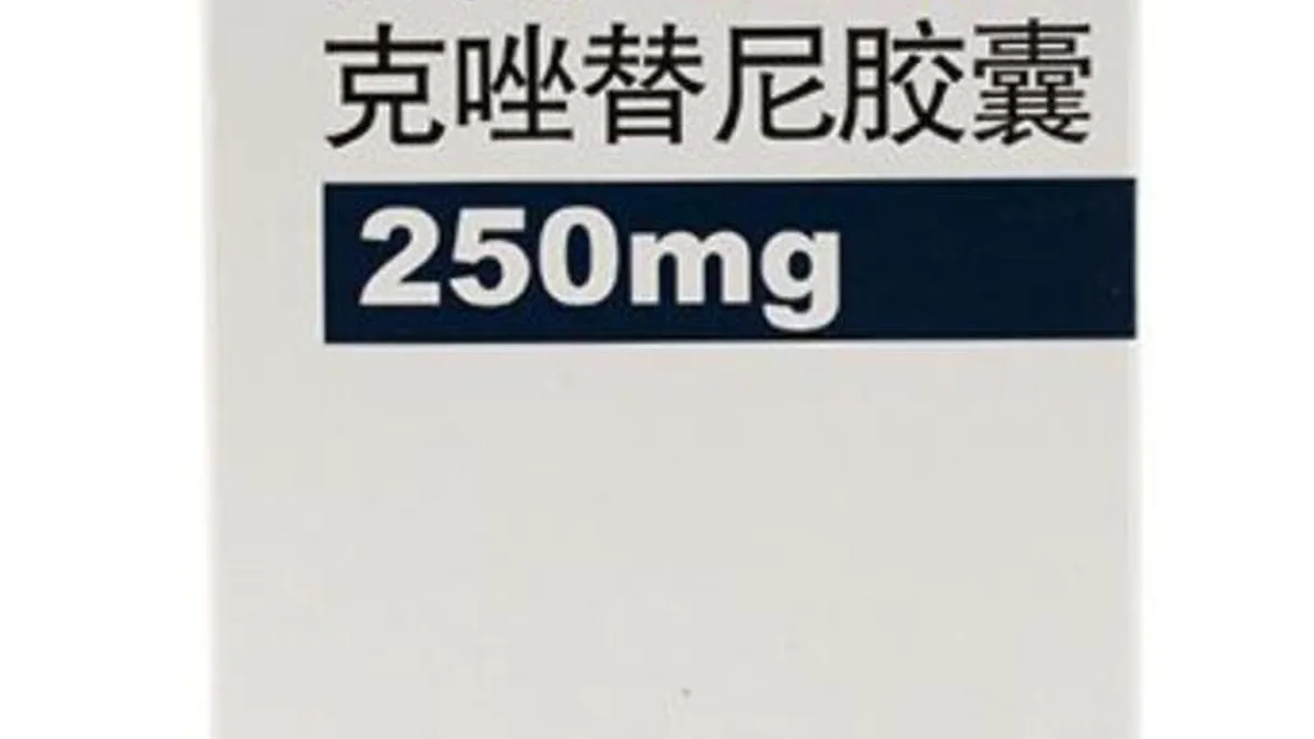患者手持血常规报告单咨询药师用药建议